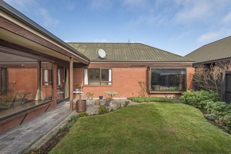 Photo of property in 2/26 Felstead Place, Avonhead, Christchurch, 8042