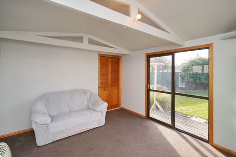 Photo of property in 49 Oldwood Street, Bishopdale, Christchurch, 8053