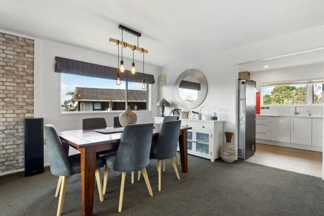 Photo of property in 127 Oaktree Avenue, Browns Bay, Auckland, 0630