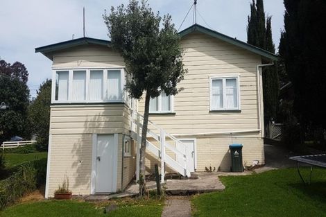 Photo of property in 34 Sutherland Road, Point Chevalier, Auckland, 1025