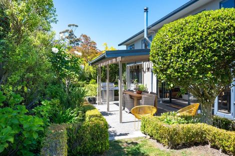 Photo of property in 11 Woodford Heights, Havelock North, 4130