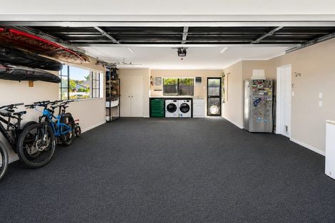 Photo of property in 17 Bayfair Drive, Mount Maunganui, 3116