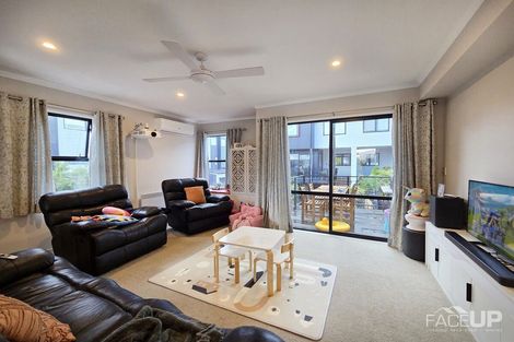 Photo of property in 13 William Stratton Lane, Hobsonville, Auckland, 0616