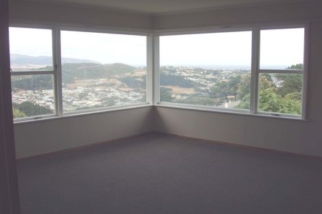 Photo of property in 73 Mills Road, Brooklyn, Wellington, 6021