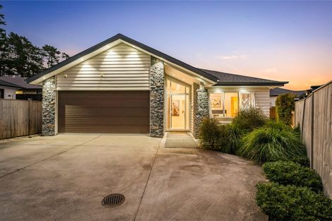Photo of property in 8 Konoba Avenue, Kumeu, 0810