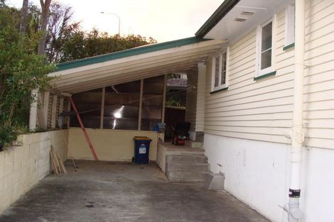 Photo of property in 2/537 Glenfield Road, Glenfield, Auckland, 0629