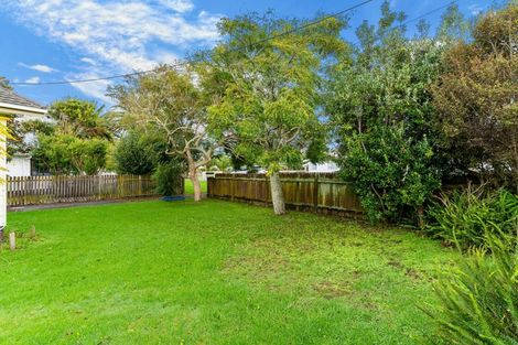Photo of property in 10 Ferry Road, Waipu, 0510