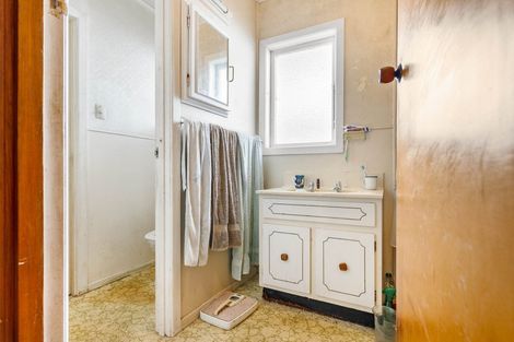 Photo of property in 11 Shamrock Lane, Te Atatu Peninsula, Auckland, 0610