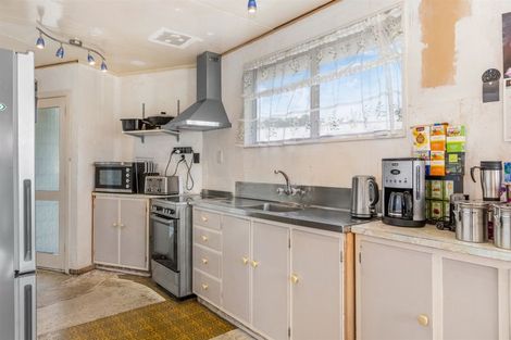 Photo of property in 37 Conclusion Street, Ascot Park, Porirua, 5024