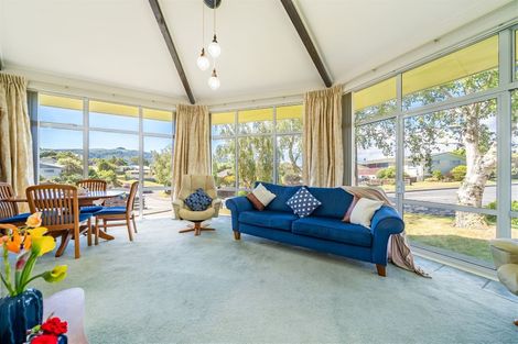 Photo of property in 2 Glenrae Grove, Silverstream, Upper Hutt, 5019