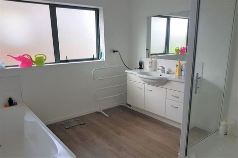 Photo of property in 152 One Tree Point Road, One Tree Point, 0118