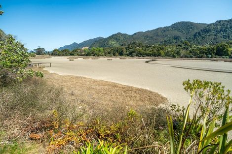 Photo of property in 50 Totara Avenue, Collingwood, 7073