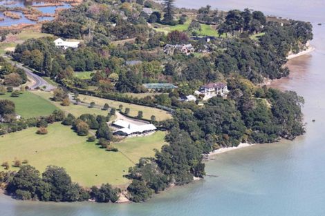 Photo of property in 389 Clifton Road, Whitford, Howick, 2571