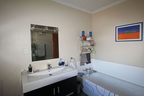 Photo of property in 52 Wellington Street, Enfield, Oamaru, 9491