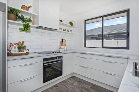 Photo of property in 30 Kapiakauri Road, One Tree Point, 0118