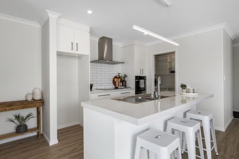 Photo of property in 77 Bert Wall Drive, Omokoroa, 3114