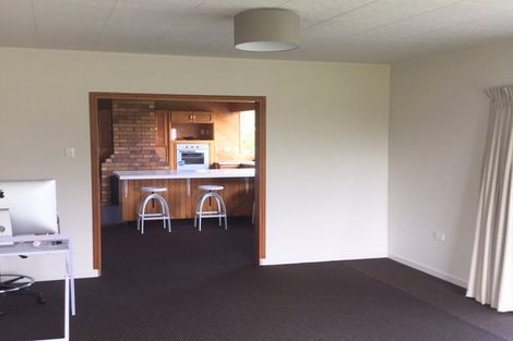 Photo of property in 25 Pyle Road West, One Tree Point, 0118