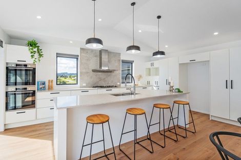 Photo of property in 18 Awatea Drive, Whitianga, 3510