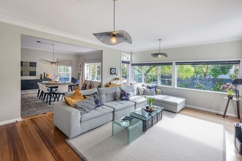 Photo of property in 130 Karori Road, Karori, Wellington, 6012