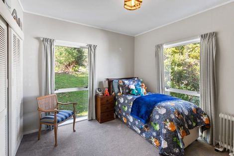 Photo of property in 28 Kakariki Grove, Waikanae, 5036
