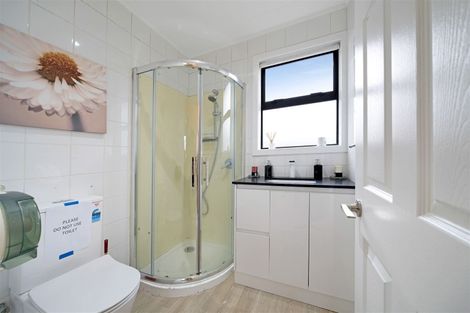 Photo of property in 2a Murillo Place, Henderson, Auckland, 0612