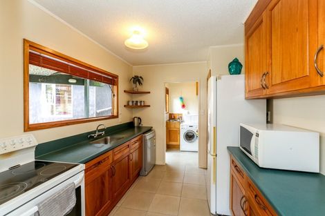 Photo of property in 100 Heta Road, Highlands Park, New Plymouth, 4312