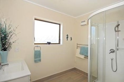 Photo of property in 6 Mountainview Terrace, Otaki Beach, Otaki, 5512