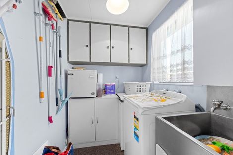 Photo of property in 1 Airedale Place, Waitara, 4320