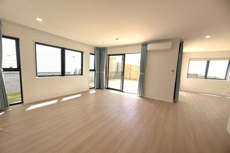 Photo of property in 1a Wren Place, Unsworth Heights, Auckland, 0632