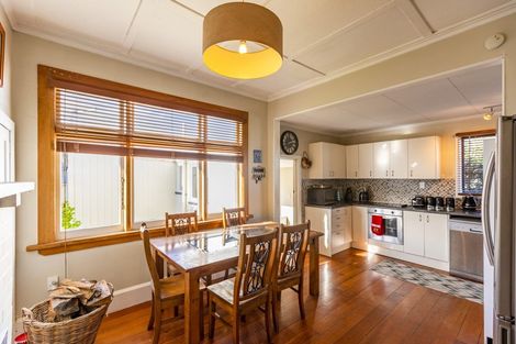 Photo of property in 33 Bowling Road, Greenmeadows, Napier, 4112