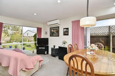 Photo of property in 2/66 Dunedin Street, Redwood, Christchurch, 8051