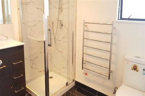 Photo of property in 17 Benchmark Drive, Massey, Auckland, 0614