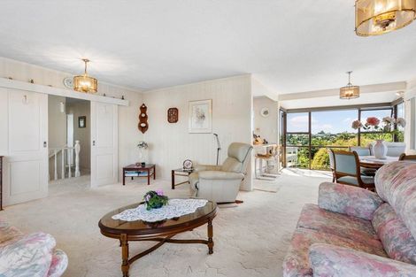 Photo of property in 37 Sartors Avenue, Northcross, Auckland, 0630