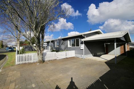 Photo of property in 20 Burrows Place, Frankton, Hamilton, 3204