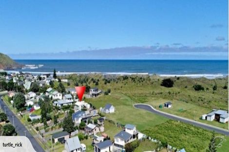 Photo of property in 19 Westside Road, Port Waikato, Tuakau, 2695