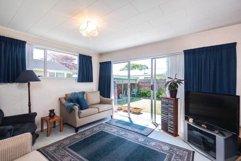 Photo of property in 13 Saint Ronans Avenue, Waterloo, Lower Hutt, 5011