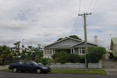 Photo of property in 10 Kiwi Road, Point Chevalier, Auckland, 1022