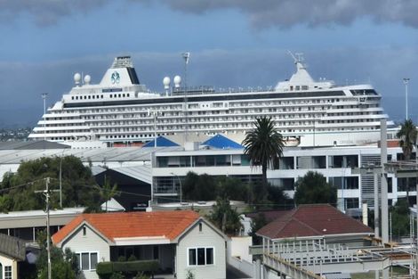 Photo of property in 62 Oceanview Road, Mount Maunganui, 3116
