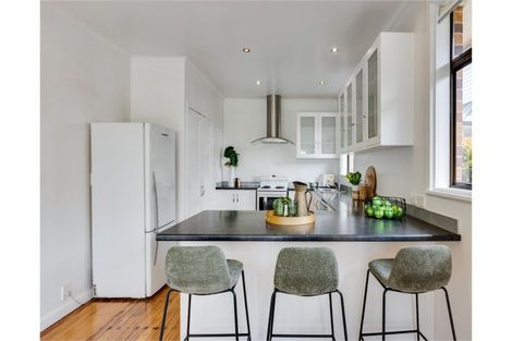 Photo of property in 65 Kiwi Esplanade, Mangere Bridge, Auckland, 2022