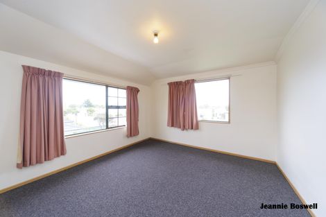 Photo of property in 5 Rangitira Avenue, Palmerston North, 4414