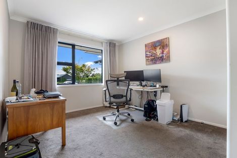 Photo of property in 54 Norfolk Drive, Cambridge, 3434