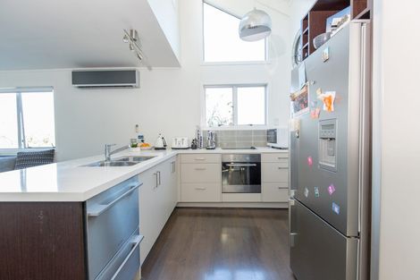 Photo of property in 107 Lake Crescent, Hamilton Lake, Hamilton, 3204