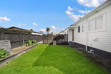 Photo of property in 12 Bains Avenue, Hamilton East, Hamilton, 3216