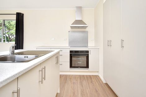 Photo of property in 25a West Harbour Drive, West Harbour, Auckland, 0618