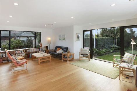 Photo of property in 169 Memorial Avenue, Burnside, Christchurch, 8053