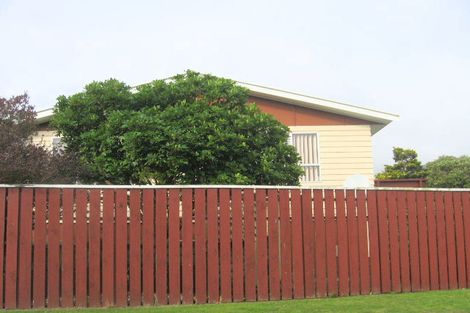 Photo of property in 5 Toporoa View, Ascot Park, Porirua, 5024