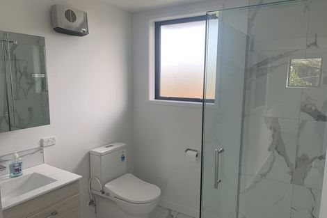 Photo of property in 52c Vodanovich Road, Te Atatu South, Auckland, 0610