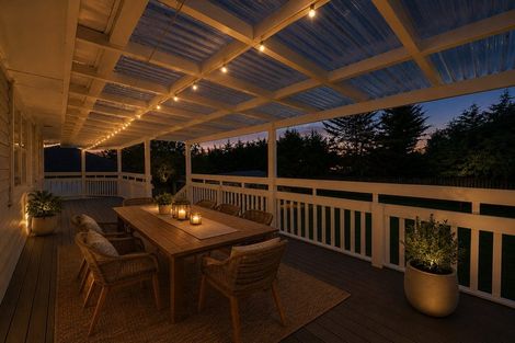 Photo of property in 5 Thomas Rea Place, Te Atatu South, Auckland, 0610