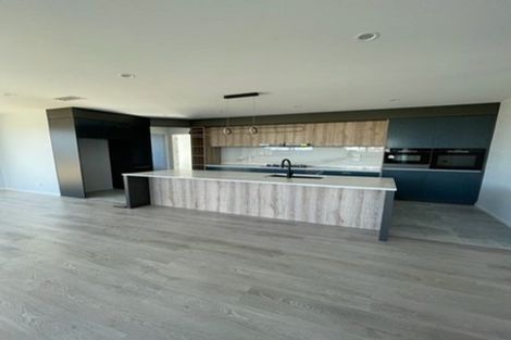 Photo of property in 4 Pineview Drive, Rosehill, Papakura, 2113