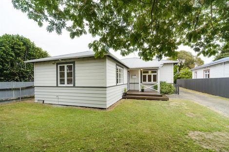 Photo of property in 30 Lyndhurst Street, Takaro, Palmerston North, 4412